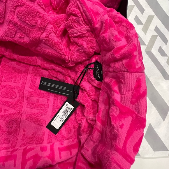 Authentic VERSACE BATHROBE ❤️❤️ - Picture 3 of 7